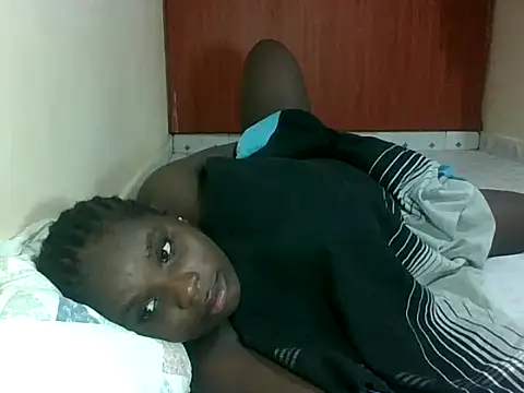 hotebbbyy online show from May 4, 7:04 am