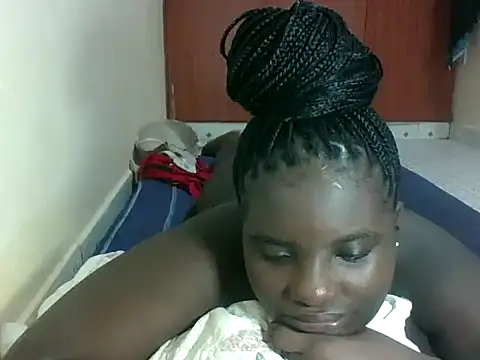 hotebbbyy online show from May 11, 4:04 pm