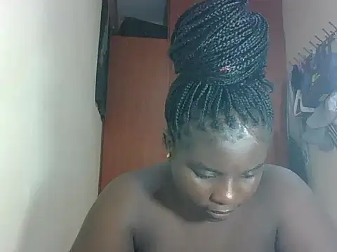 hotebbbyy online show from May 13, 12:24 pm