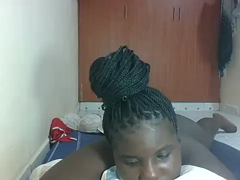 hotebbbyy online show from May 15, 12:39 am