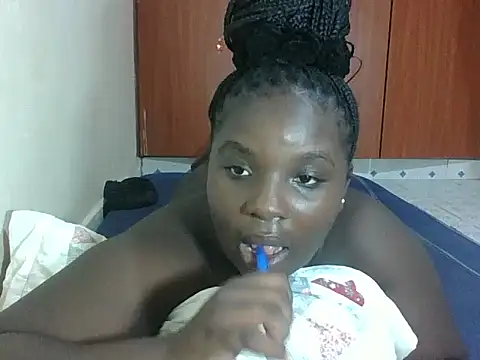 hotebbbyy online show from May 20, 5:52 pm