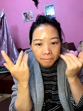 Hellen 111 online show from December 6, 1:33 pm