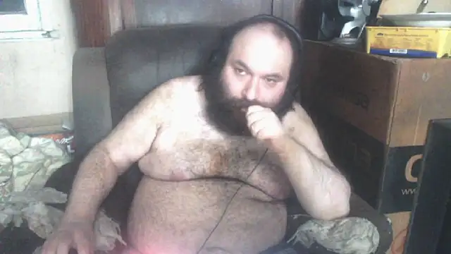 Snapshot of hairyhulk chatting on February 12, 7:34 am hairyhulk online show from February 12, 7:34 am