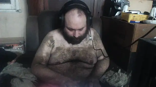 Snapshot of hairyhulk chatting on October 11, 4:01 am hairyhulk online show from October 11, 4:01 am