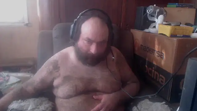 Snapshot of hairyhulk chatting on October 17, 8:11 pm hairyhulk online show from October 17, 8:11 pm