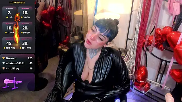 Snapshot of luxifer_666_ chatting on February 14, 10:36 pm luxifer 666 online show from February 14, 10:36 pm
