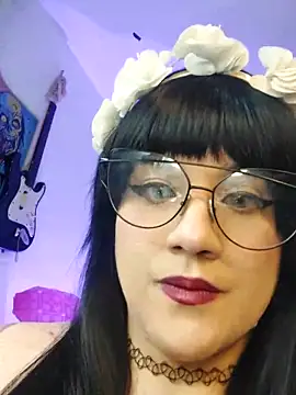 ItsNaiixa online show from December 17, 10:22 pm