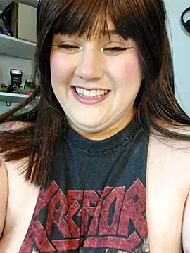 Snapshot of ItsNaiixa chatting on February 27, 12:32 am ItsNaiixa online show from February 27, 12:32 am