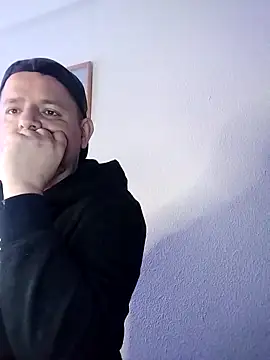 Snapshot of lobito1997 chatting on March 16, 1:17 am lobito1997 online show from March 16, 1:17 am