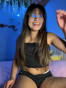 Snapshot of Lily_candy_X chatting on May 1, 4:17 am Lily candy X online show from May 1, 4:17 am