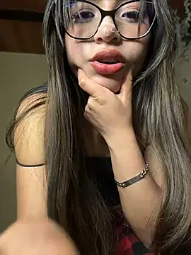 Snapshot of Lily_candy_X chatting on June 6, 5:12 am Lily candy X online show from June 6, 5:12 am