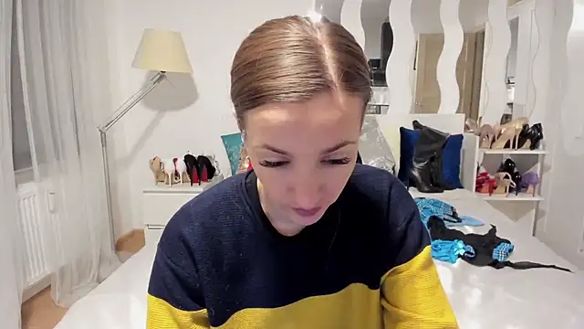 KateRedgar online show from February 2, 1:30 pm