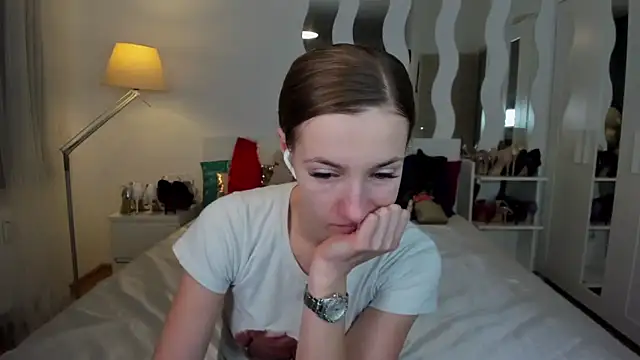 KateRedgar online show from February 7, 1:43 pm