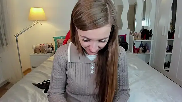 KateRedgar online show from March 12, 7:06 pm