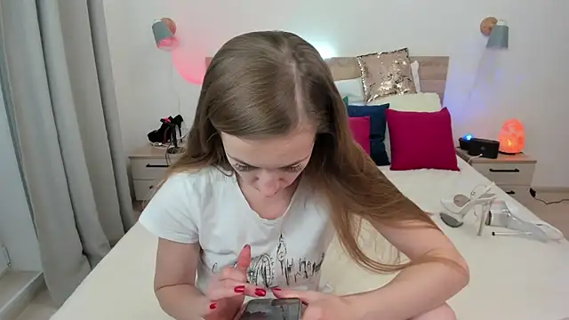 KateRedgar online show from October 26, 1:17 pm