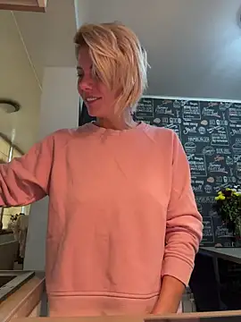 Snapshot of tanyagrey chatting on October 28, 7:01 am tanyagrey online show from October 28, 7:01 am