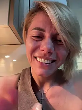 Snapshot of tanyagrey chatting on November 19, 10:15 am tanyagrey online show from November 19, 10:15 am