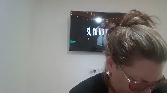 Snapshot of agatadominatrix1 chatting on September 30, 8:03 pm agatadominatrix1 online show from September 30, 8:03 pm