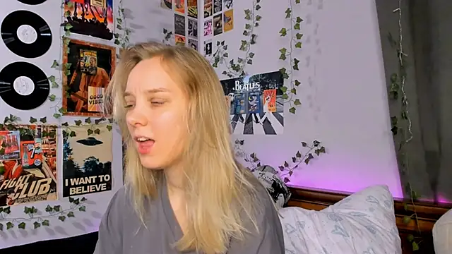 AliciaParkerf online show from December 12, 8:53 pm