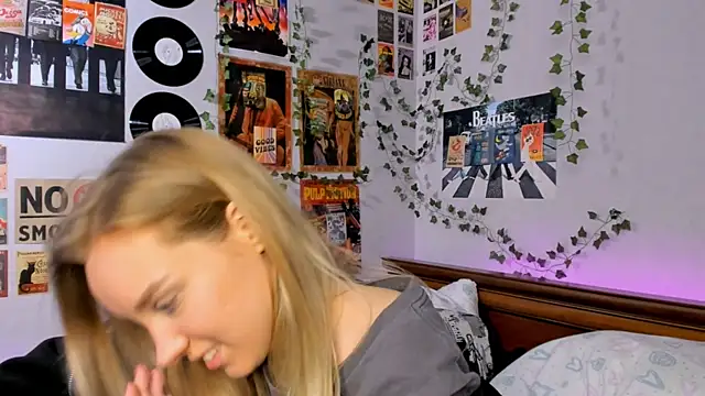 AliciaParkerf online show from December 13, 3:27 am