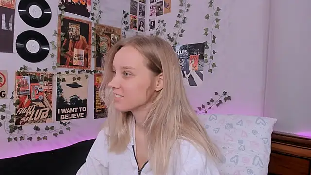 AliciaParkerf online show from December 16, 8:26 pm