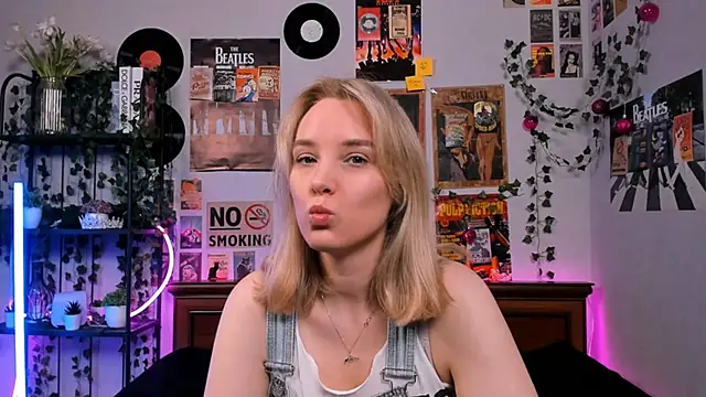 AliciaParkerf online show from March 9, 8:42 pm