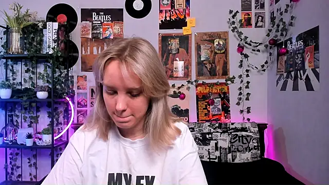 AliciaParkerf online show from March 15, 8:32 pm