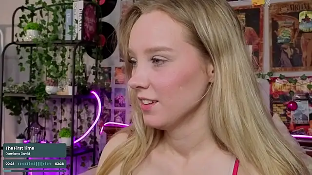 AliciaParkerf online show from September 19, 9:04 pm
