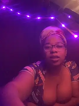 bustypothead online show from December 17, 4:01 am
