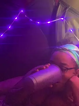 bustypothead online show from December 21, 5:14 am