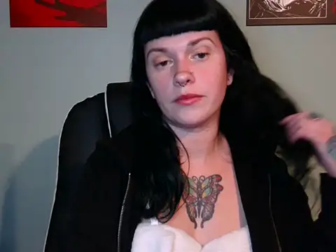 Snapshot of Marcelinegoddess chatting on December 4, 3:48 am Marcelinegoddess online show from December 4, 3:48 am