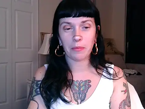 Snapshot of Marcelinegoddess chatting on December 7, 6:54 am Marcelinegoddess online show from December 7, 6:54 am