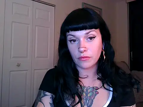 Snapshot of Marcelinegoddess chatting on December 10, 4:13 am Marcelinegoddess online show from December 10, 4:13 am