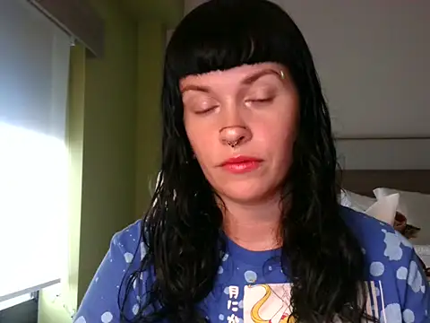 Snapshot of Marcelinegoddess chatting on December 17, 12:54 pm Marcelinegoddess online show from December 17, 12:54 pm