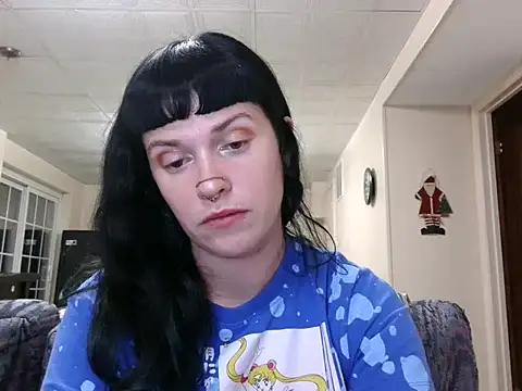 Snapshot of Marcelinegoddess chatting on December 18, 4:09 am Marcelinegoddess online show from December 18, 4:09 am