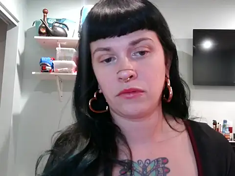 Snapshot of Marcelinegoddess chatting on December 19, 5:51 am Marcelinegoddess online show from December 19, 5:51 am