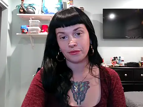 Snapshot of Marcelinegoddess chatting on December 24, 2:54 am Marcelinegoddess online show from December 24, 2:54 am