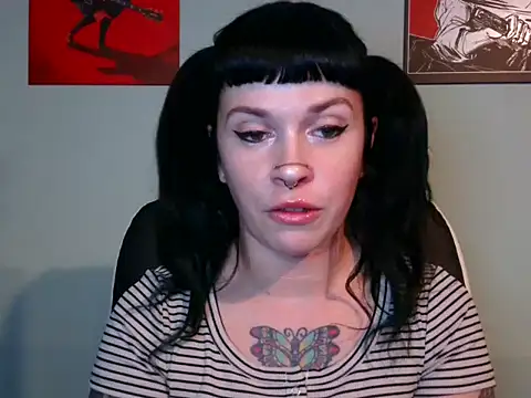 Snapshot of Marcelinegoddess chatting on December 31, 3:34 am Marcelinegoddess online show from December 31, 3:34 am