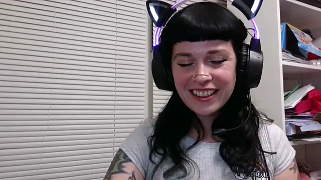 Snapshot of Marcelinegoddess chatting on February 2, 5:53 am Marcelinegoddess online show from February 2, 5:53 am