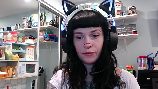 Snapshot of Marcelinegoddess chatting on February 13, 3:29 am Marcelinegoddess online show from February 13, 3:29 am