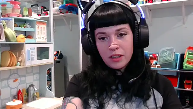 Snapshot of Marcelinegoddess chatting on February 19, 5:49 am Marcelinegoddess online show from February 19, 5:49 am