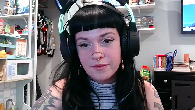 Snapshot of Marcelinegoddess chatting on February 20, 5:44 am Marcelinegoddess online show from February 20, 5:44 am