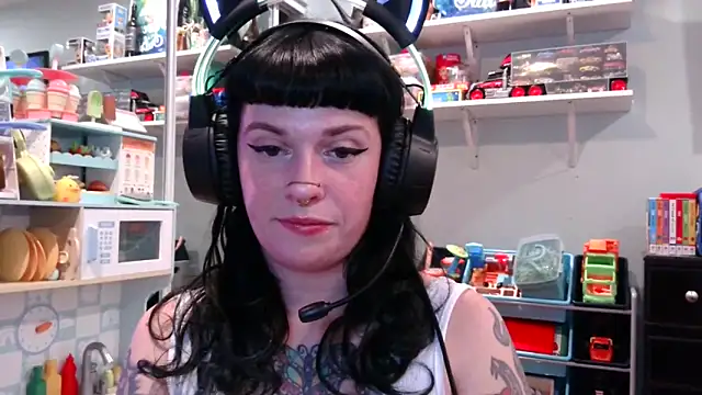 Snapshot of Marcelinegoddess chatting on February 26, 3:21 am Marcelinegoddess online show from February 26, 3:21 am