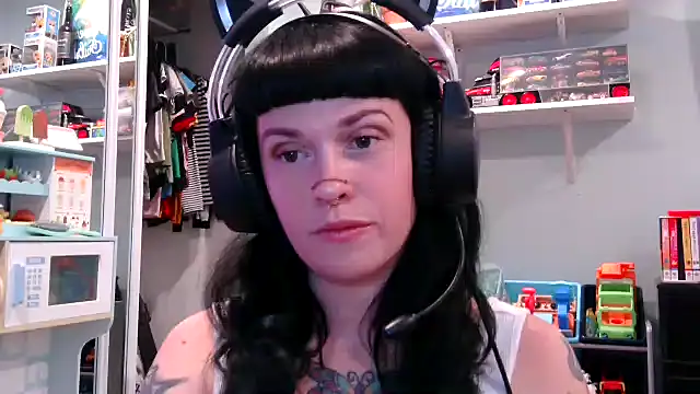 Snapshot of Marcelinegoddess chatting on March 1, 3:10 am Marcelinegoddess online show from March 1, 3:10 am