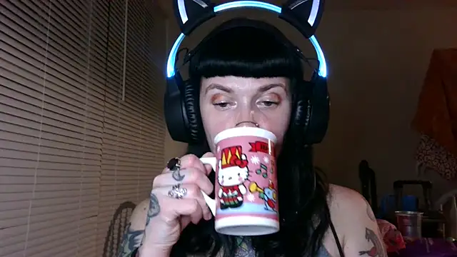 Snapshot of Marcelinegoddess chatting on March 5, 4:13 am Marcelinegoddess online show from March 5, 4:13 am