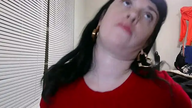 Snapshot of Marcelinegoddess chatting on March 8, 2:45 am Marcelinegoddess online show from March 8, 2:45 am