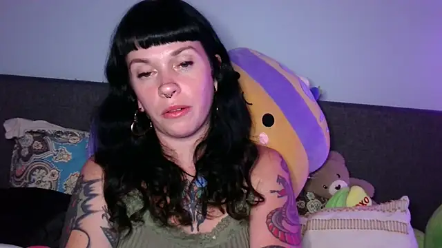 Snapshot of Marcelinegoddess chatting on September 17, 4:03 am Marcelinegoddess online show from September 17, 4:03 am