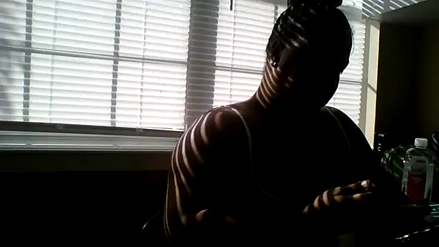 Badgirlbrittt online show from December 3, 5:55 pm