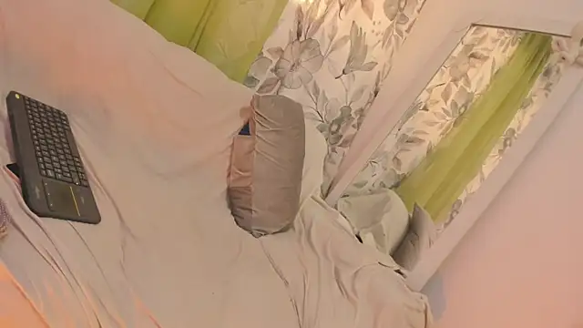 BarbieVenus online show from June 11, 4:38 pm