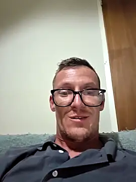 Snapshot of TheSouthernKing chatting on February 2, 9:57 pm TheSouthernKing online show from February 2, 9:57 pm